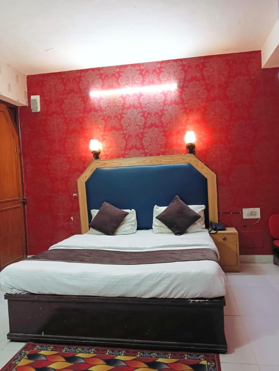 Hotel Gilbert Mountain View Manali  Bagian luar foto