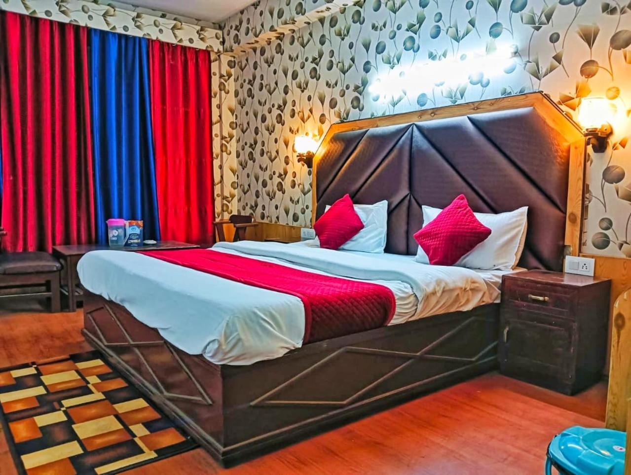 Hotel Gilbert Mountain View Manali  Bagian luar foto