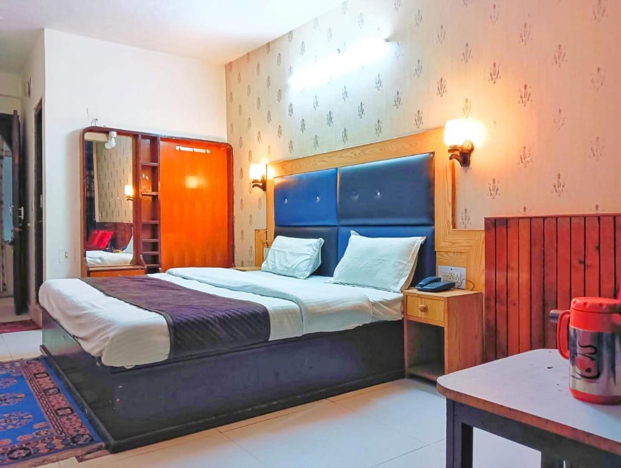 Hotel Gilbert Mountain View Manali  Bagian luar foto
